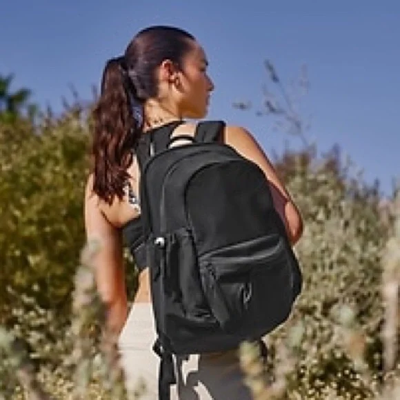 NWOT Athleta Kinetic Backpack - Picture 8 of 9